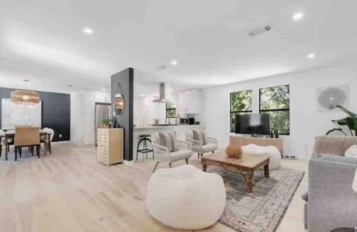 Austin House | Stylish Retreat 15 Minutes from S Congress and ACL