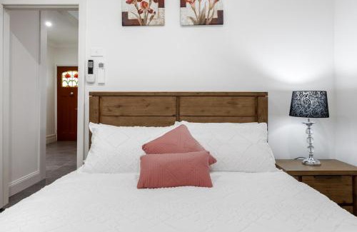 Ballarat House | Stylish Home 5min drive to Sovereign Hill & Lake Wendouree