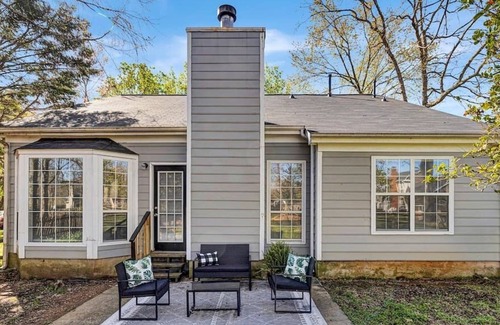 Charlotte House | 🏡 Stylish Home by Carowinds and Greenway ✨