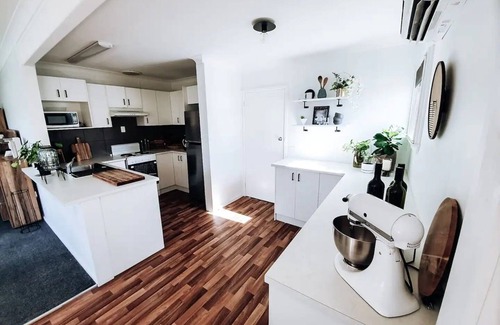 Singleton House | Stylish Retreat with Entertainment Area and Pet-Friendly Amenities