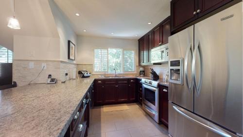 Blackcomb House | Stylish Retreat with Mountain Views & Spa Amenities