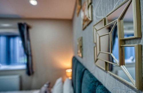 Olton House | Modern Retreat Near B'ham Airport & NEC - Aspen House