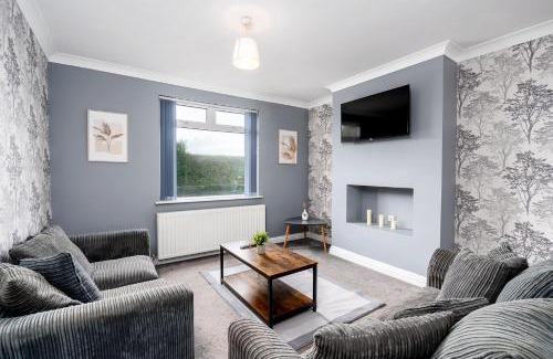 Knottingley Apartment | Stylish House with Garden - Perfect for Families