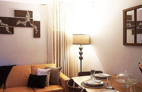 Halton Regional Municipality Apartment | Stylish Retreat with King Bed & Free Parking for Guests