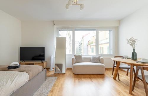 Eaux-Vives Vollandes Apartment | Stylish Lakeside Studio