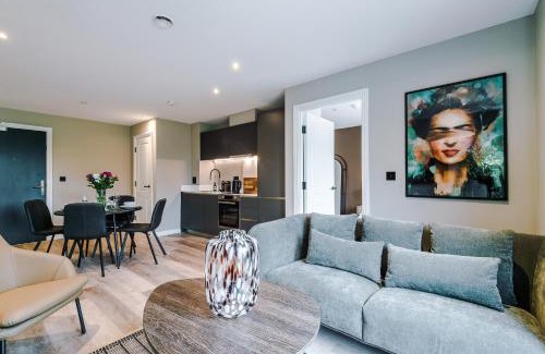 Holbeck Apartment | Stylish City Centre 2 Bed: Family-Friendly Retreat