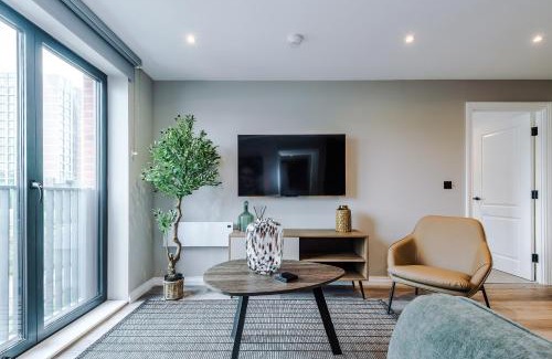 Holbeck Apartment | Stylish City Centre 2 Bed: Family-Friendly Retreat