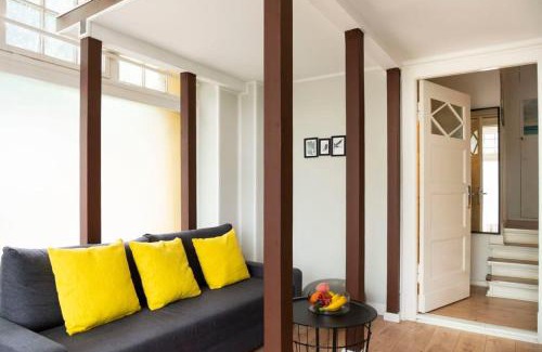 Neukoelln Apartment | Modern Loft Apartment with Self Check-In & Street Parking