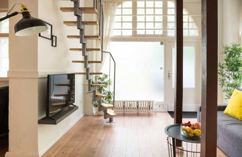 Neukoelln Apartment | Modern Loft Apartment with Self Check-In & Street Parking