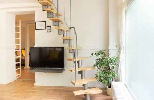 Neukoelln Apartment | Modern Loft Apartment with Self Check-In & Street Parking