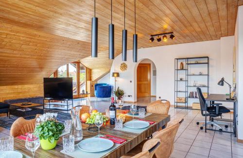 Munchen District Apartment | Chic Loft Retreat with Balcony | Rated 10/10 by Guests