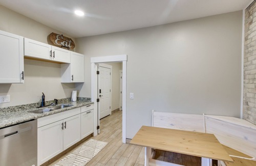Logan Apartment | Stylish Logan Retreat: Smart TV, Kitchen & Spa Amenities!