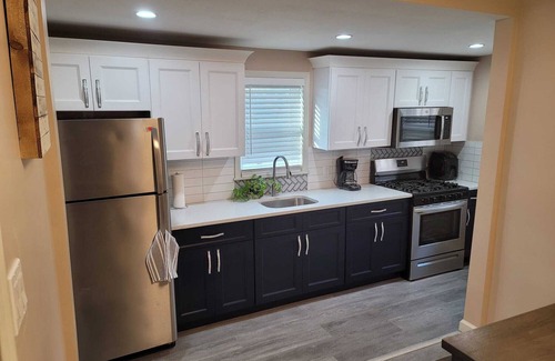 Alden Manor Apartment | Guest Rated: 9.6 - Stylish Luxe Apartment with Kitchen