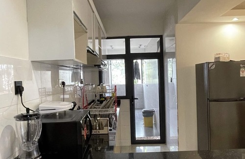 Thompson Estate Apartment | Stylish Apartment Just Steps from Junction Mall