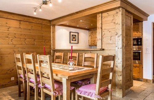 Verbier Apartment | Stylish Apartment with Ocean Views, Garden & 10/10 Rating