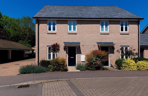Cambridge House | Stylish luxury on edge of Cambridge | Free Parking | Pass the Keys