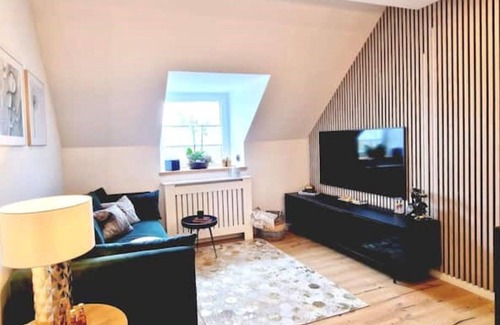 Knielingen Apartment | Stylish Maisonette Apartment in a Prime Location, 10/10 Rated