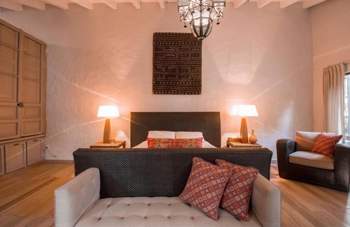 Zapopan Ski Chalet | Trendy Mexican Chalet Luna with Inviting Pool Access