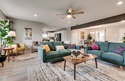 Heath House | Remarkable Mid Century Modern Home with Lake View