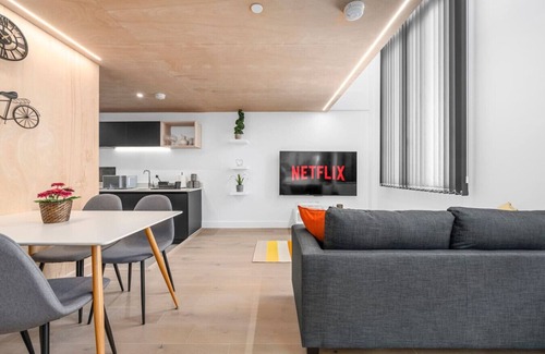 Manchester Apartment | Stylish Modern Apartment: Central Manchester