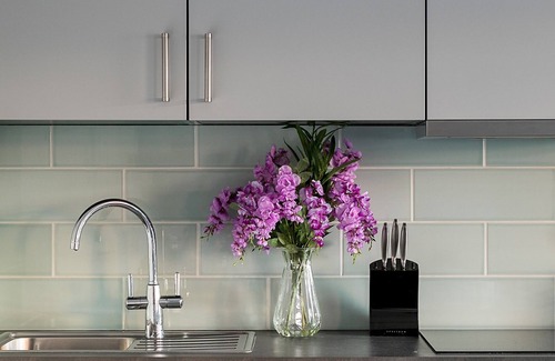 Earl's Court Apartment | Modern 2-Bedroom Apartment on Cromwell with Great Amenities