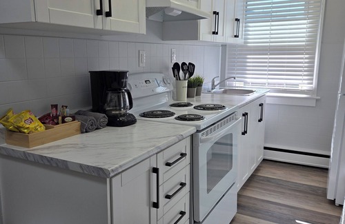 Algoma District Apartment | Stylish Modern Gem in Downtown
