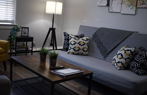 Algoma District Apartment | Stylish Modern Gem in Downtown