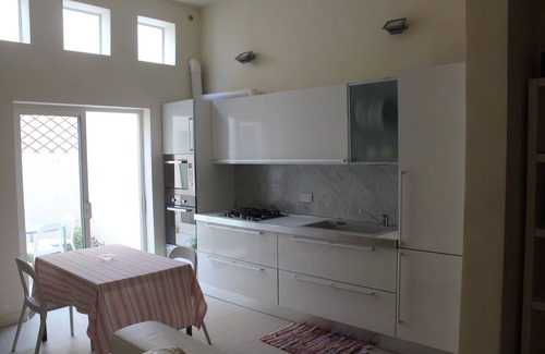 Tal-Ghoqod Apartment | Modern Oceanfront Apartment in St. Julians with Breakfast