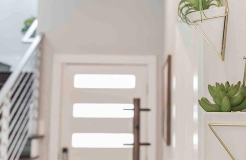 St. Johns House | Stylish Modern Home + Close to DT + 4th Night Free!