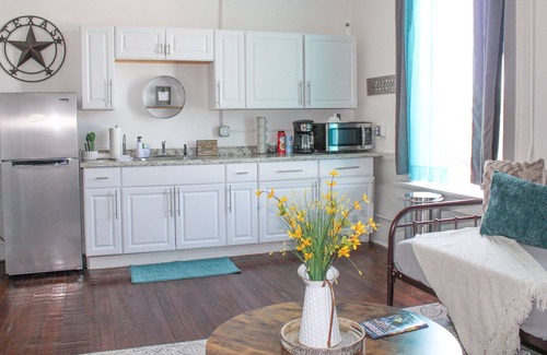Seguin Apartment | Stylish, Modern, Industrial Fully Furnished Downtown 2nd Floor Micro Loft!