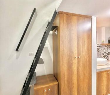 Nghia Đo Apartment | Modern Lakeside Apartment with Family and Pet Amenities