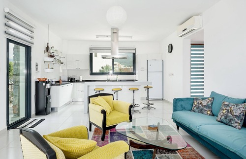 Kucukerenkoy Villa | Modern Seaside Villa with Private Pool and Ocean Views