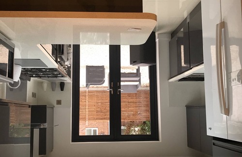 Gloucester House | Modern Fully Refurbished Getaway with Pool & Kitchen