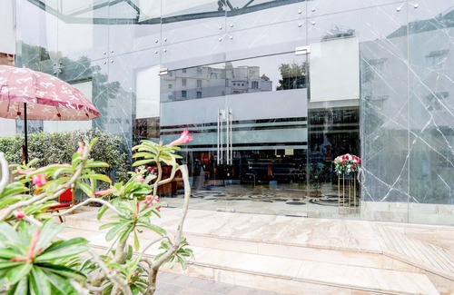 Ahmedabad City Centre House | Stylish & Modern Stays at Palette River Front