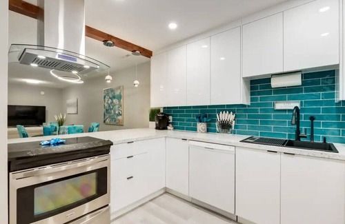 Montgomery House | Pet-Friendly Montgomery Gem: Comfort by the River