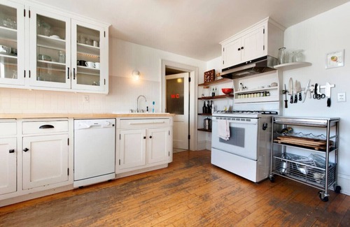 Northeast Minneapolis Arts District House | Inviting Loft with Sauna, Deck, and Top Guest Ratings