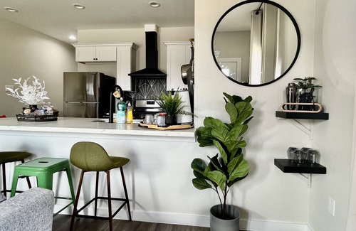 Houston House | Pet-Friendly Retreat with Spa Near Downtown Houston