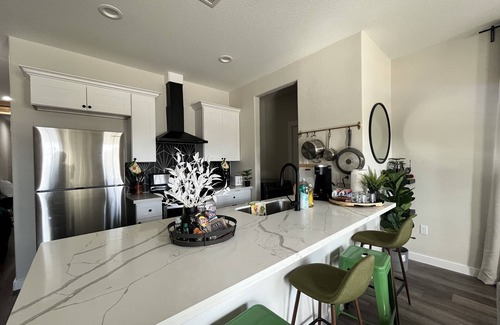 Houston House | Pet-Friendly Retreat with Spa Near Downtown Houston