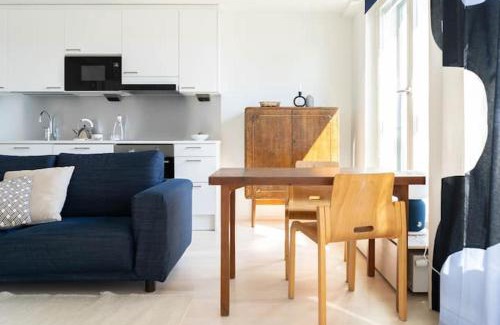 Itainen District Apartment | Stylish 1BR Apartment in Aurinkolahti with Child-Friendly Amenities