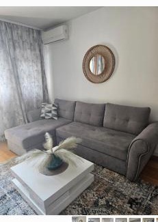Novi Beograd Apartment | Stylish New Belgrade Apartment with Convenient Parking