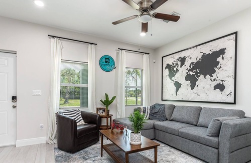 Westgate House | Modern Casita Near Downtown with EV Charger & Ocean Views