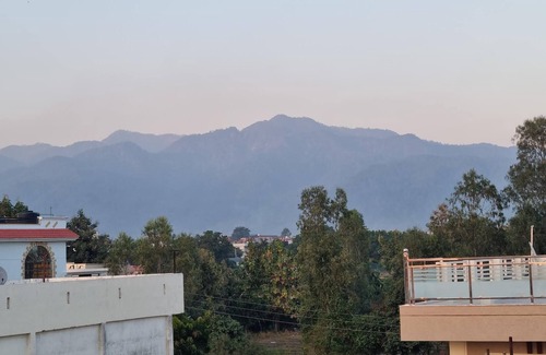 Haldwani House | Inviting Retreat at Nainital's Foothills with Spa & Hot Tub