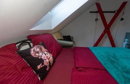 Hradec Kralove Apartment | Stylish Flat with Fitness Center Near City Center, Rated 9.6