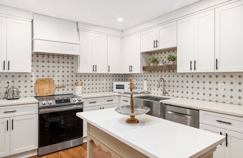 Northlake House | Chic Home in Prime Location with Family-Friendly Amenities