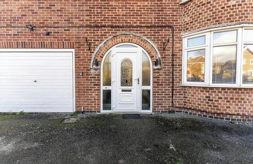 Stapleford House | Stylish Nottingham House - Parking - Garden