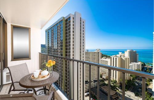 Waikiki Apartment | Oceanfront Condo Retreat Steps from Waikiki Beach
