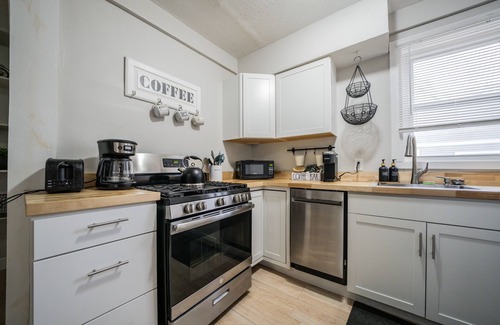 Ohio City House | Trendy Ohio City Retreat Steps from West Side Market