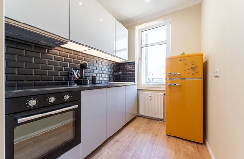 Dresden Apartment | Stylish 2-Bedroom Apartment Steps from the Elbe & City Center