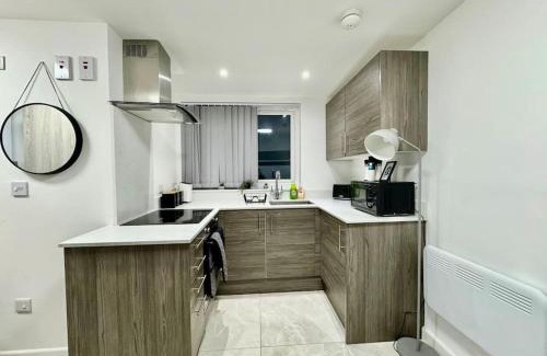 Gabalfa Apartment | Modern One Bedroom with Cozy Sofa Bed & Breakfast Included
