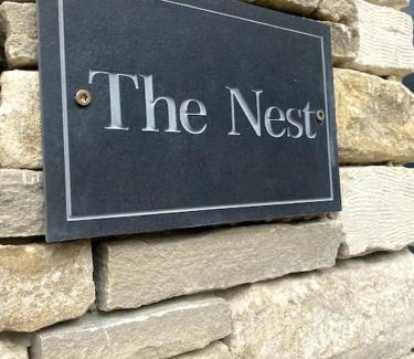 Tetbury Apartment | Elegant Cotswold Coach House in Tetbury with Kitchen